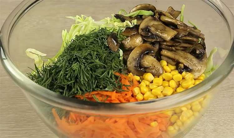  Превратили капусту в салат, который просят по 2 тарелки: добавили грибы, морковь и горчицу
