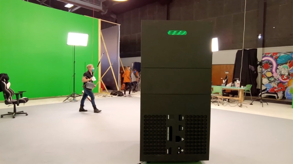 Энтузиаст создал гигантскую консоль Xbox Series X