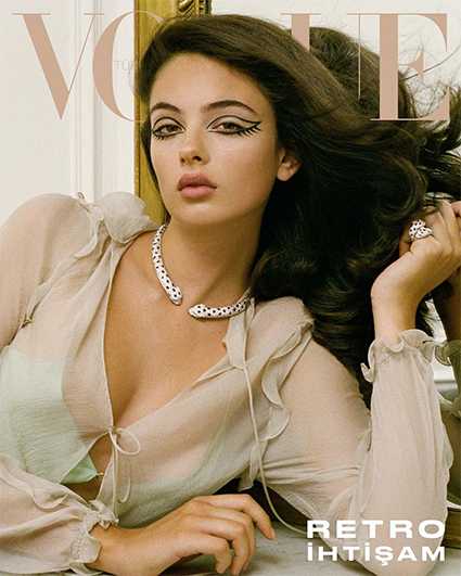 Дочь Моники Беллуччи Дева Кассель снялась для первой сольной обложки Vogue